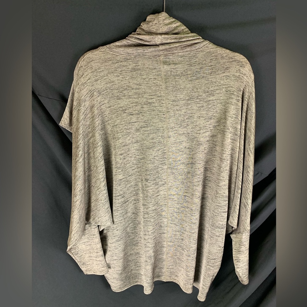 Joseph Ribkoff blouse - Picture 2 of 3